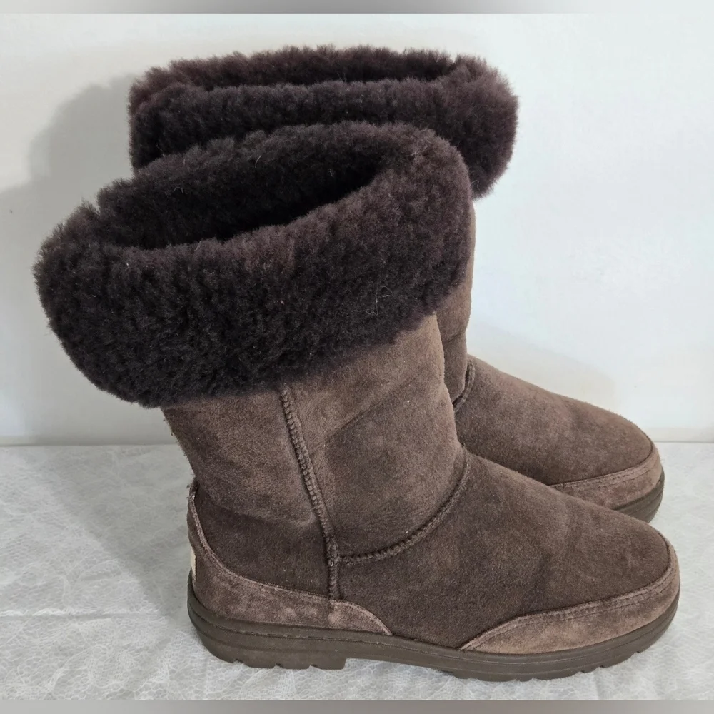 UGG same or